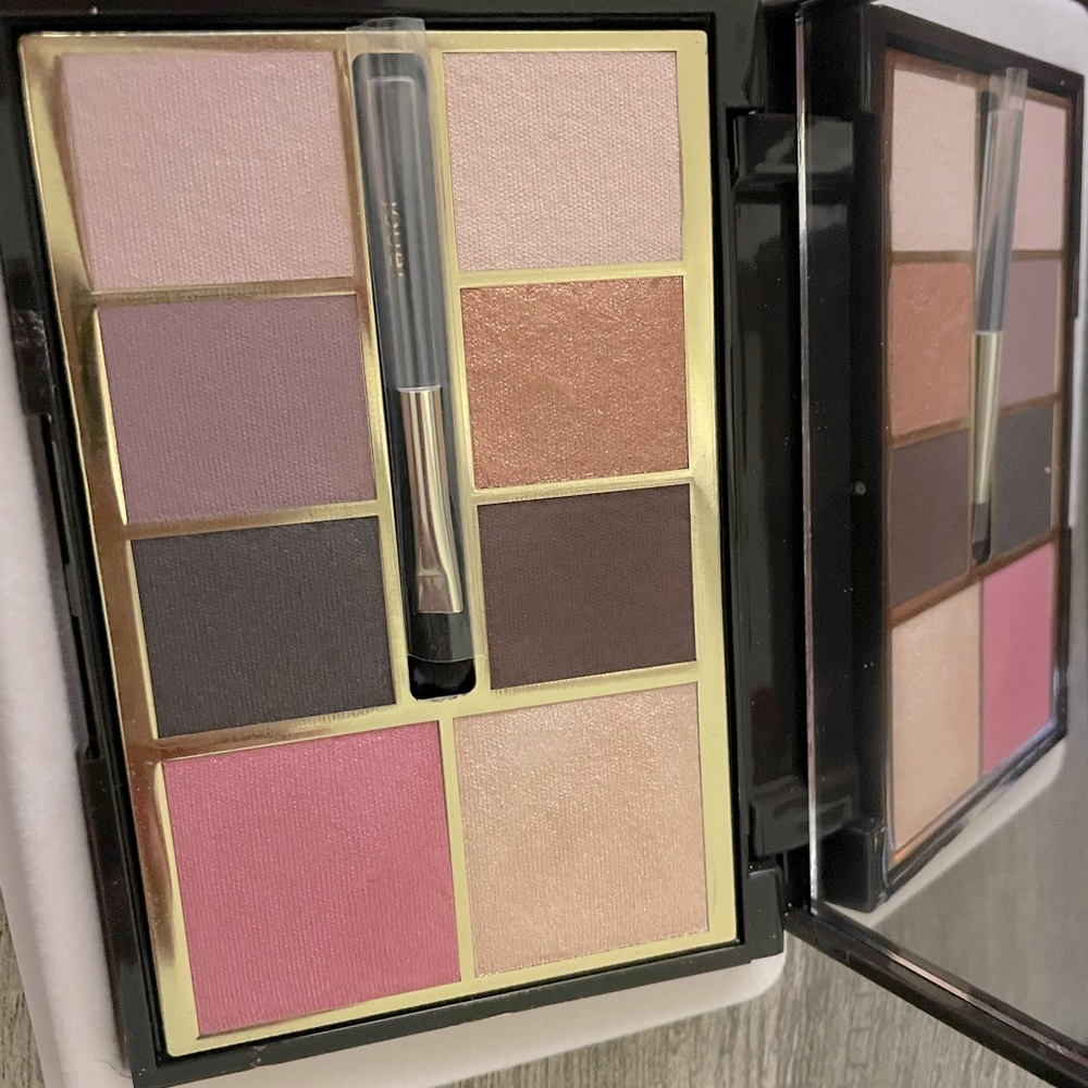 Jouer Metamorphisis Face & Eye Palette-never used